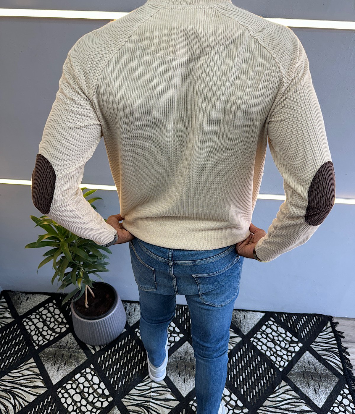 Beige Pullovers WE005