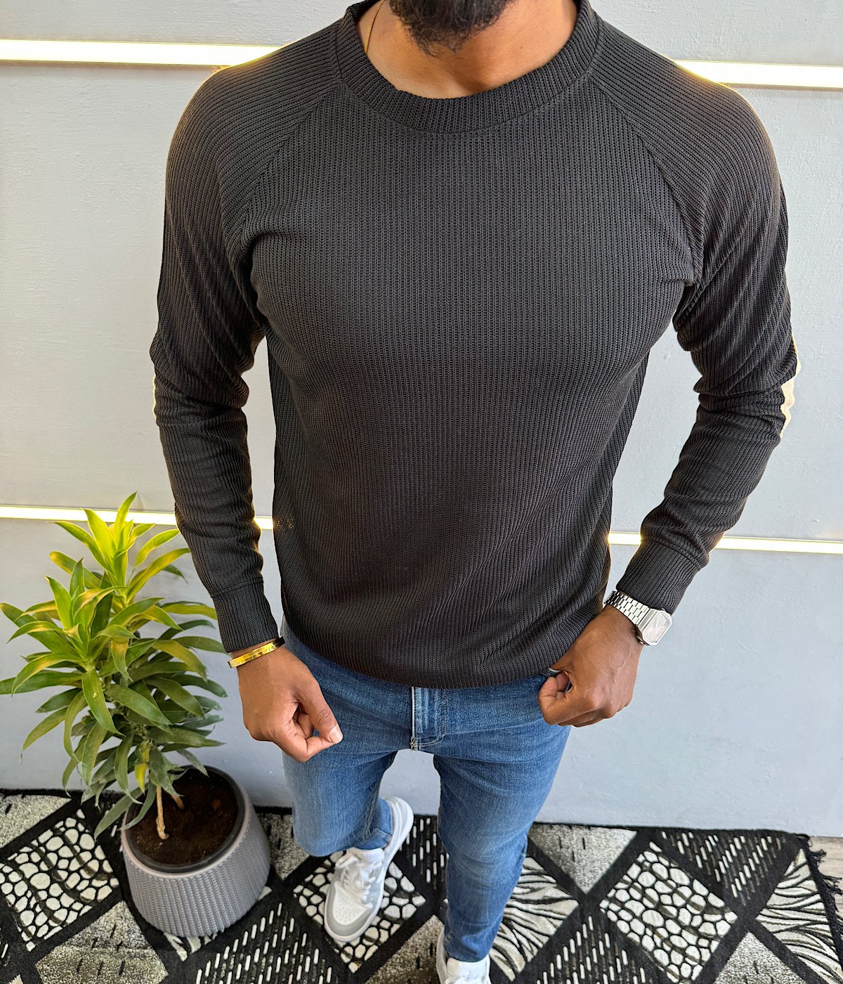 Black Pullovers WE005